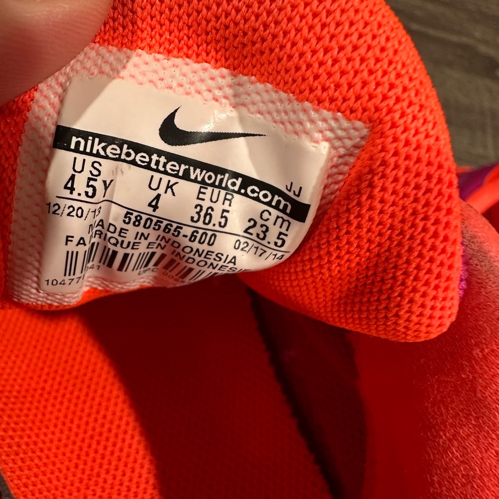 Nike Black Smartwatch With Rectangular Touchscreen - image 8